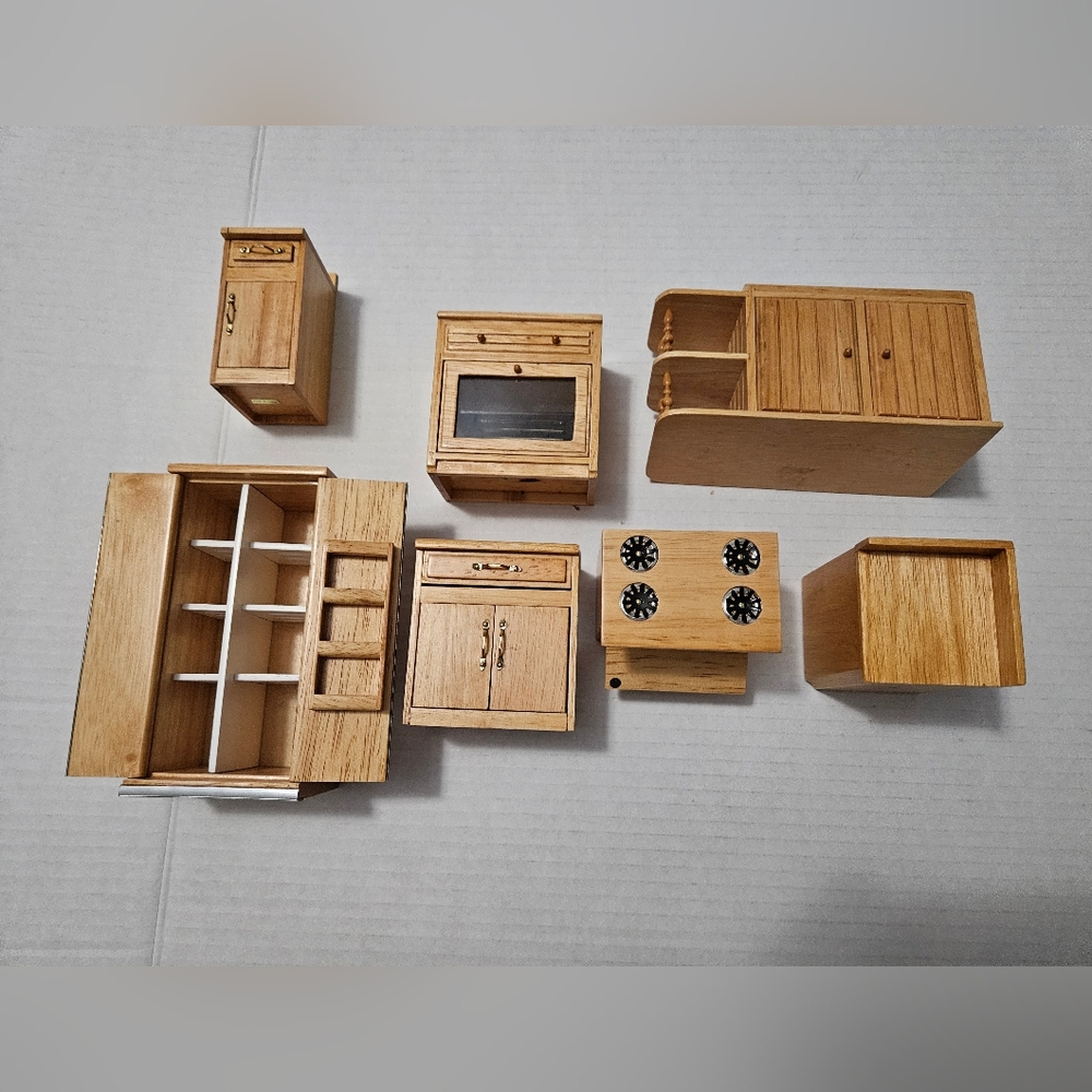 Dollhouse Miniature Kitchen Pieces 1:12 Scale